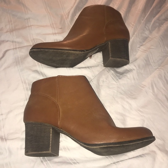 Forever 21 wide brown (plus size) boots - Picture 2 of 4